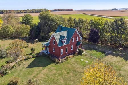 825  Rg Ste-Hélène, Quebec J0H 1M0, Canada