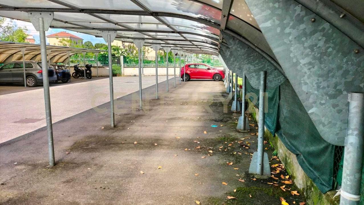 Via Madre Teresa di Calcutta, Vanzago, Lombardia 20043, Италия