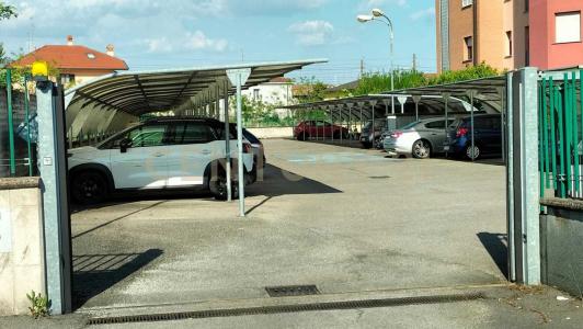 Via Madre Teresa di Calcutta, Vanzago, Lombardia 20043, Италия