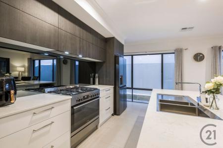 56 Avocet Island Quays, Wannanup, WA 6210, Australia