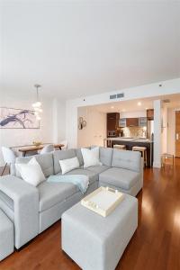 859 Rue de la Commune E., Montréal (Ville-Marie), Quebec H2L 0B9, Canada