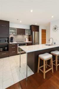 859  Rue de la Commune E., Montréal (Ville-Marie), Quebec H2L 0B9, Canada