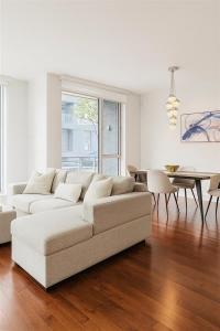 859  Rue de la Commune E., Montréal (Ville-Marie), Quebec H2L 0B9, Canada