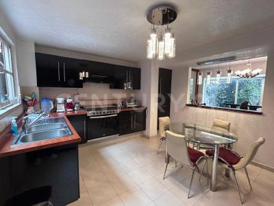 Avenida Estado de México ,, Metepec, 墨西哥州 52140, 墨西哥