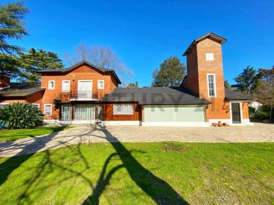 Camino Gral. Belgrano e/ 464 y 465 867, La Plata, GBA Sur 00001, Argentina