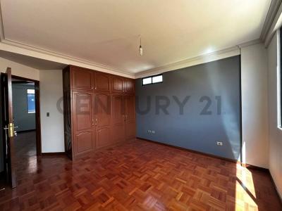 Av. Confederacion, Edificio Cervantes , Oeste, Cochabamba 00001, Bolivia