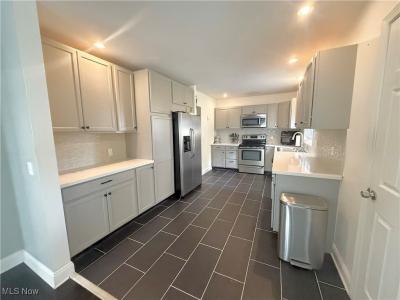 1054 Genesee Avenue NE, Warren, Ohio 44483, USA