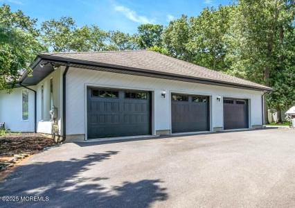 1582 Beaver Hollow Dr., Toms River, New Jersey 08755