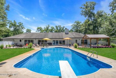 1582 Beaver Hollow Dr., Toms River, New Jersey 08755