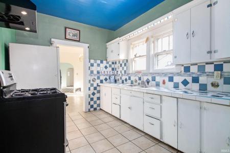 919 W Wolf Avenue, Elkhart, Indiana 46516