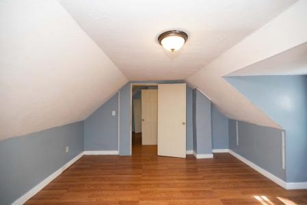 17 montague street U B, Worcester, Massachusetts 01603, USA