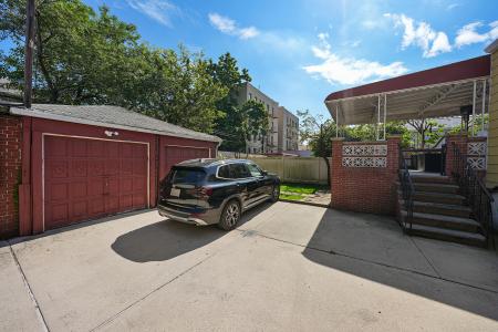 1329 E 2nd St, Brooklyn, Нью-Йорк 11230, Соединенные Штаты