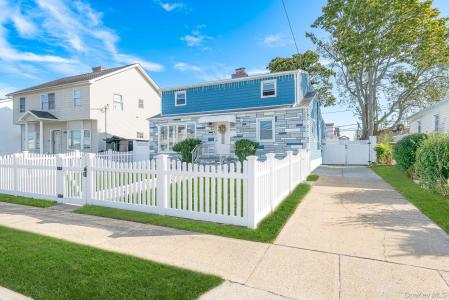 11 Overton Street, Freeport, New York 11520