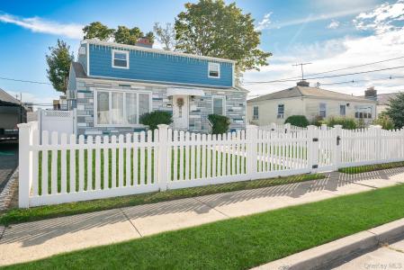 11 Overton Street, Freeport, New York 11520