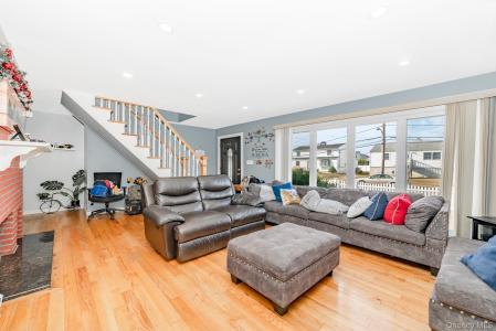 11 Overton Street, Freeport, New York 11520