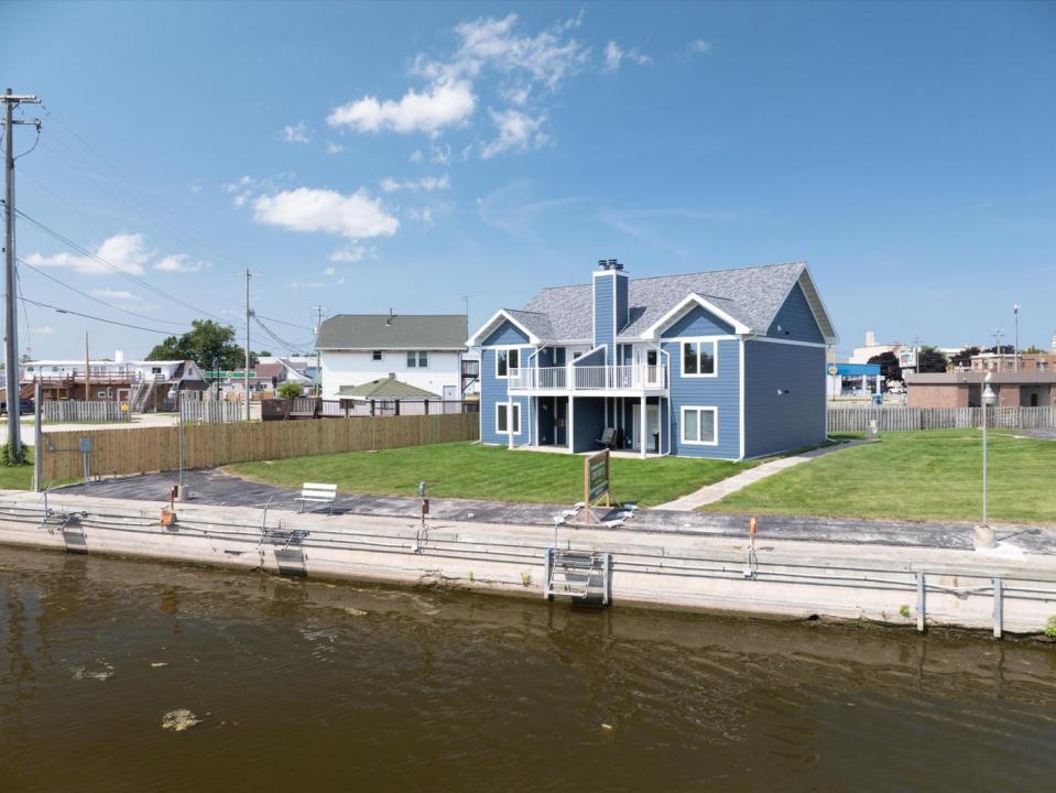 1609 16th St Unit A, Two Rivers, ויסקונסין 54241, ארצות הברית של אמריקה 