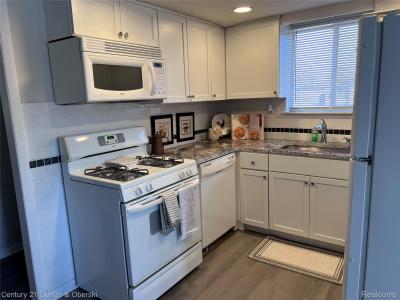 25159 Franklin Terrace , 8, South Lyon, מישיגן 48178, ארצות הברית של אמריקה 