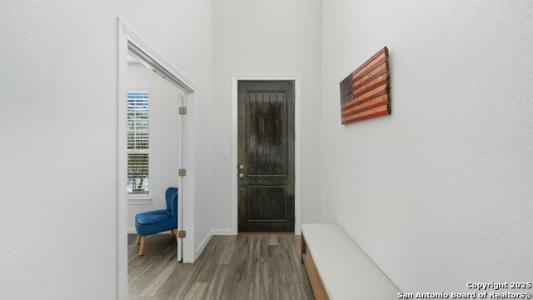 8211 Snowdeal Ln, San Antonio, Texas 78255