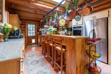 3272 ROPER RD, Nanaimo, British Columbia V9G 1C4, Canada