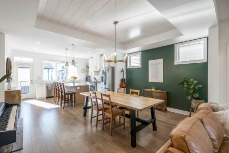 7819 CEDARBROOK ROAD, Chilliwack, British Columbia V2R 6G7, Canada