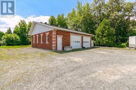 2234 FIRE ROUTE P, Azilda, Онтарио P0M 1B0, Канада