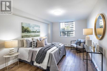 101 PRUDENTIAL DRIVE, Toronto (dorset Park), Ontario M1P 4S5, Canadá