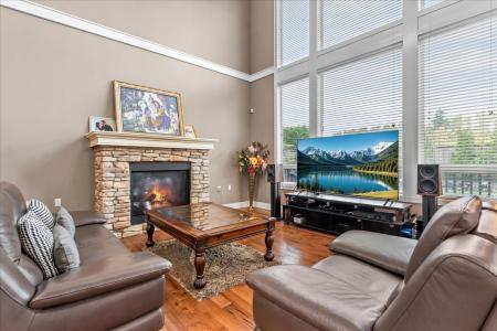 2203 RIESLING DRIVE, Abbotsford, British Columbia V4X 0A6, Canada