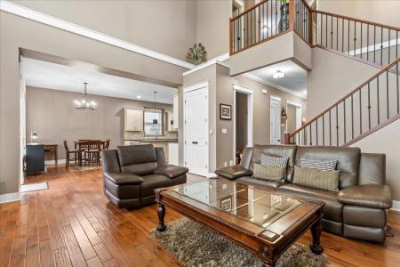 2203 RIESLING DRIVE, Abbotsford, British Columbia V4X 0A6, Canada