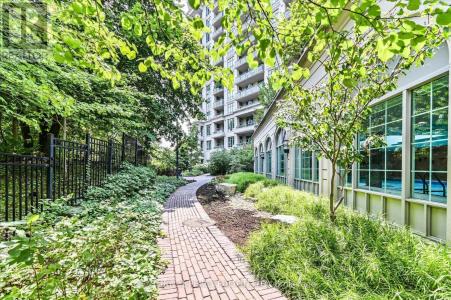 20 BLOORVIEW PLACE, Toronto (don Valley Village), Ontario M2J 0A6, Kanada