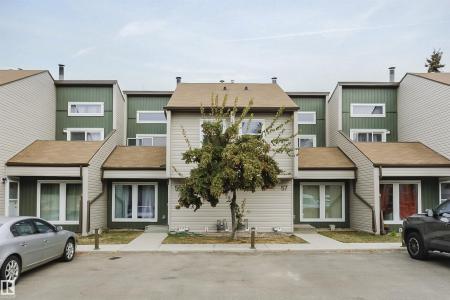 2020 105 STREET NW, Edmonton, Alberta T6J 5J2, Canada