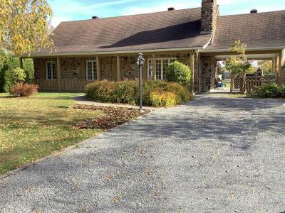 7632 Av. Royale, Château-Richer, Quebec G0A 1N0, Canada