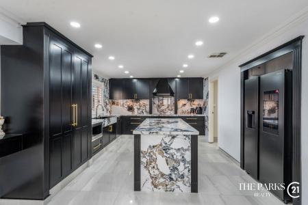 6 Blackbutt Street, Bossley Park, NSW 2176, Australia