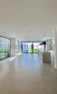 Comandante Benitez e/ Mayor M. Delgado y Santander-Cuarto Barrio , Luque, Central 00001, Le Paraguay