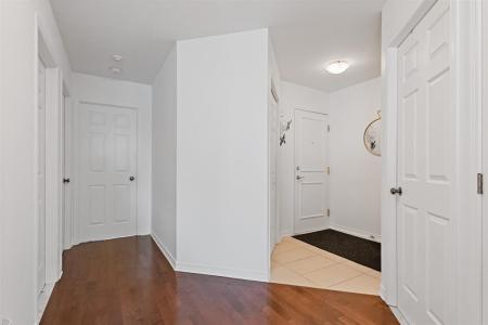 8874 Crois. du Louvre, Brossard, Quebec J4Y 0C5, Canada