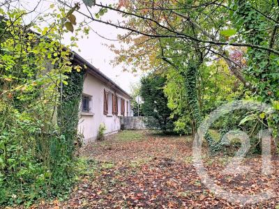 La Chapelle St Mesmin, Centro 45380, França