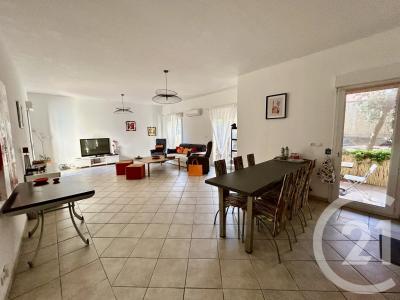 Nimes, Languedoc-Roussillon 30900, Pháp