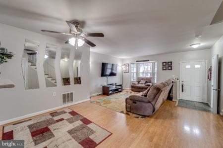 14072 Oxbridge Inn Court, Woodbridge, Virginia 22193, USA