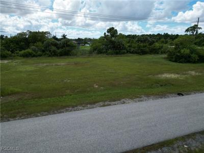 818 NE 32nd Lane, Cape Coral, Florida 33909, USA