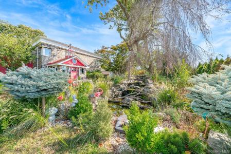 28 Riverside Avenue, Amityville, New York 11701