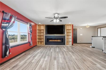 22980 105th St, Anamosa, Iowa 52205