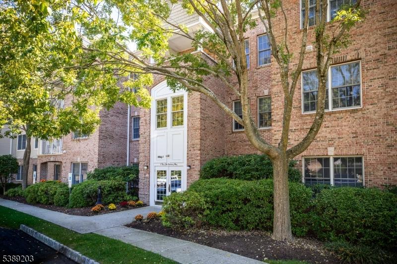 11 Zachary Way, Mount Arlington, New Jersey 07856-2322