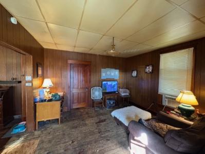 811 Cedar St., Springfield, 南達科他州 57062, 美國