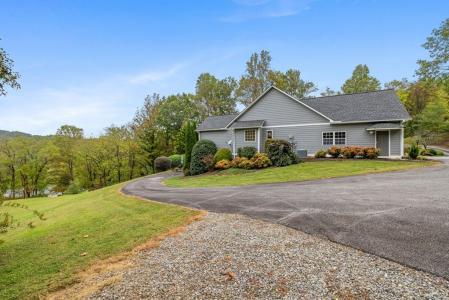 126 Split Rail Drive, Hayesville, North Carolina 28904