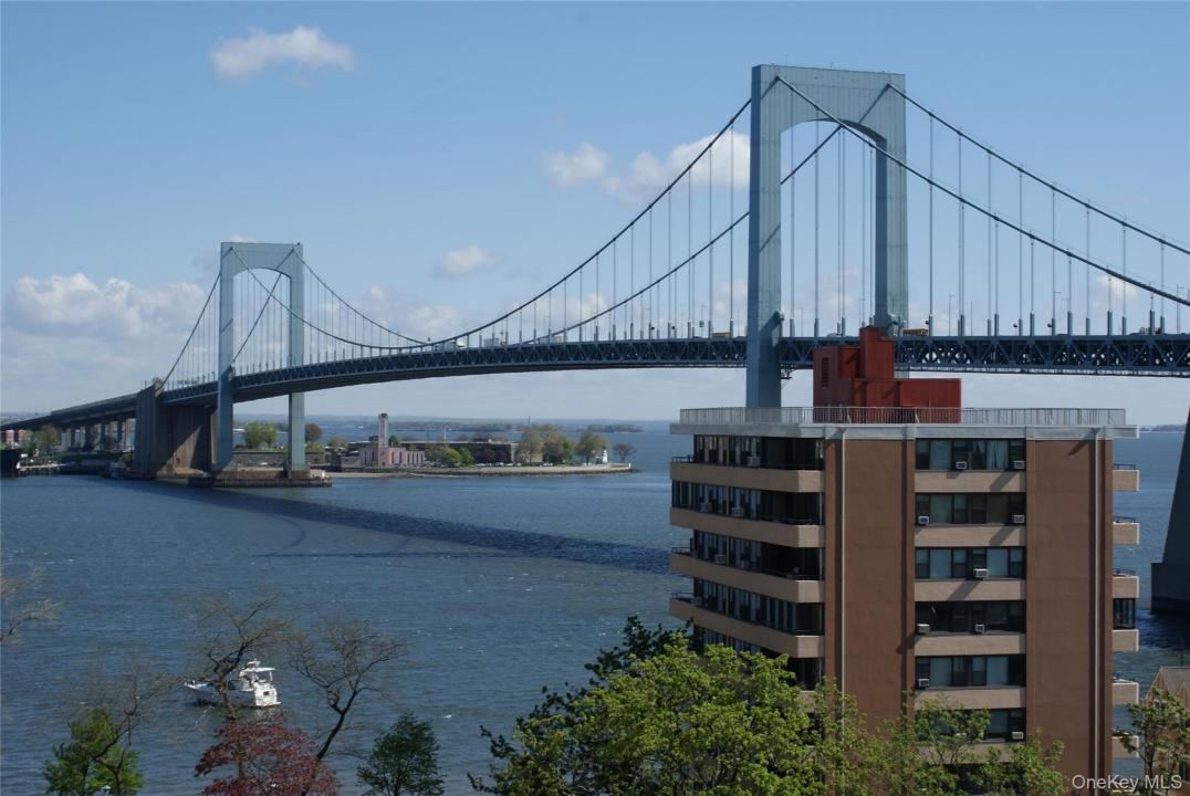 166-41 Powells Cove Boulevard unit: 4C 4C, Beechhurst, New York 11357