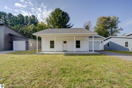 3888 Falling Leaf Trail, Traverse City, Michigan 49686, États-Unis