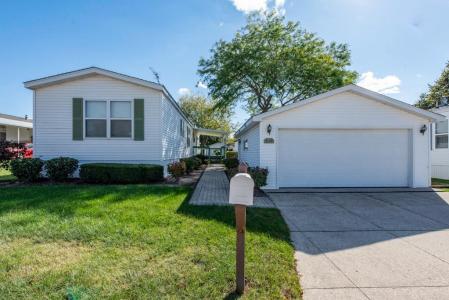 3159 Jeanette Avenue, Park City, Illinois 60085, USA