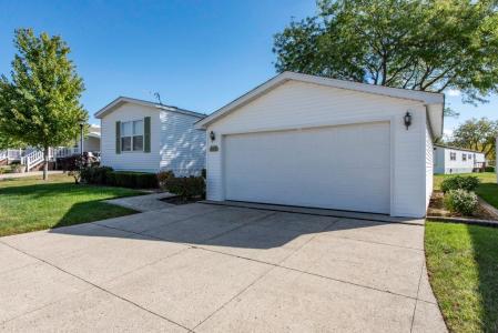 3159 Jeanette Avenue, Park City, Illinois 60085