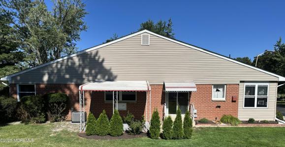 8A Yorktowne Parkway, Whiting, ニュージャージー 08759, アメリカ合衆国