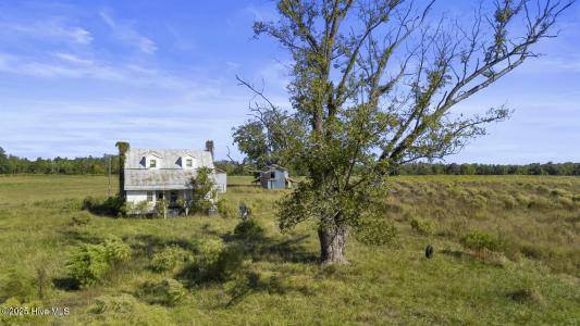 2438 White Oak River Road, Maysville, NC 28555, USA