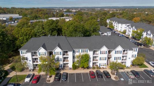 -323 Waterford Drive, Edison, 紐澤西州 08817, 美國